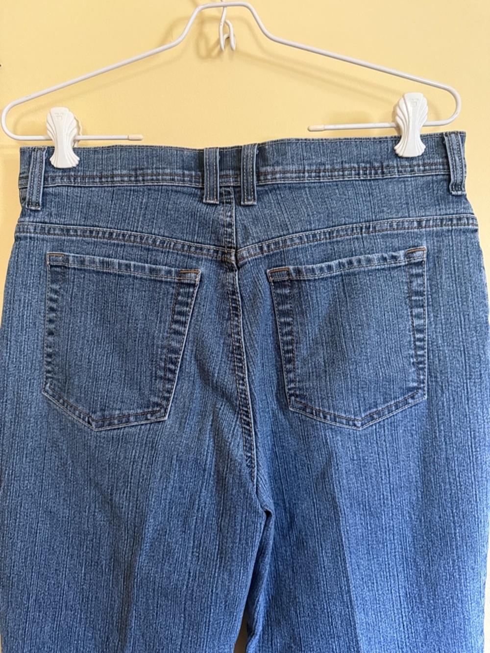Gloria Vanderbilt Women’s Short Jeans - Picture 8 of 9